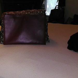 Matt &Nat Lexis zip pocket sleeve clutch🦋🌻🐝